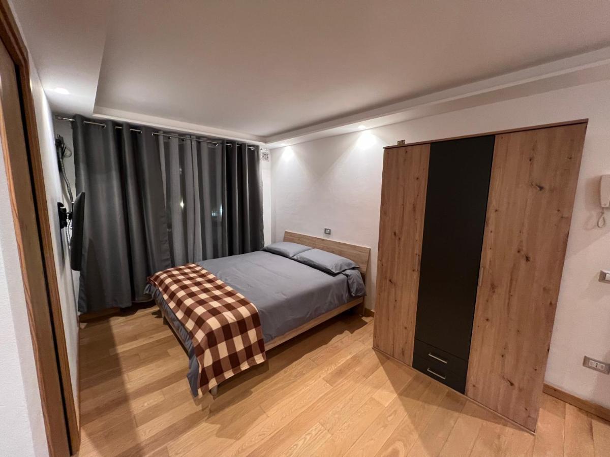 Elegante E Moderno Monolocale Apartment Oga Екстериор снимка
